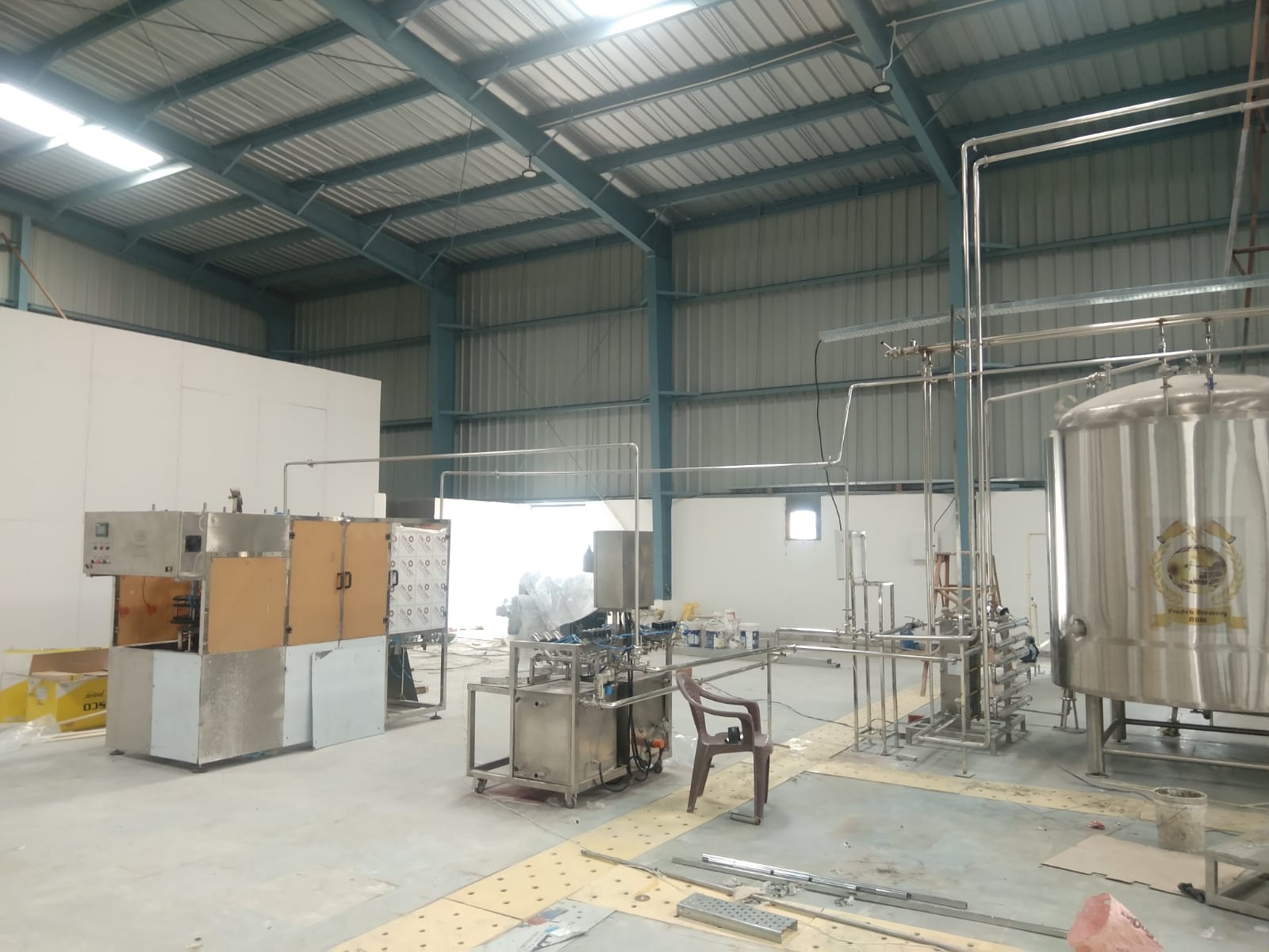 25HL Four Vessel Brew House with 50HL Fermenter & Automatic Glass Bottle Rinser Filler Capper